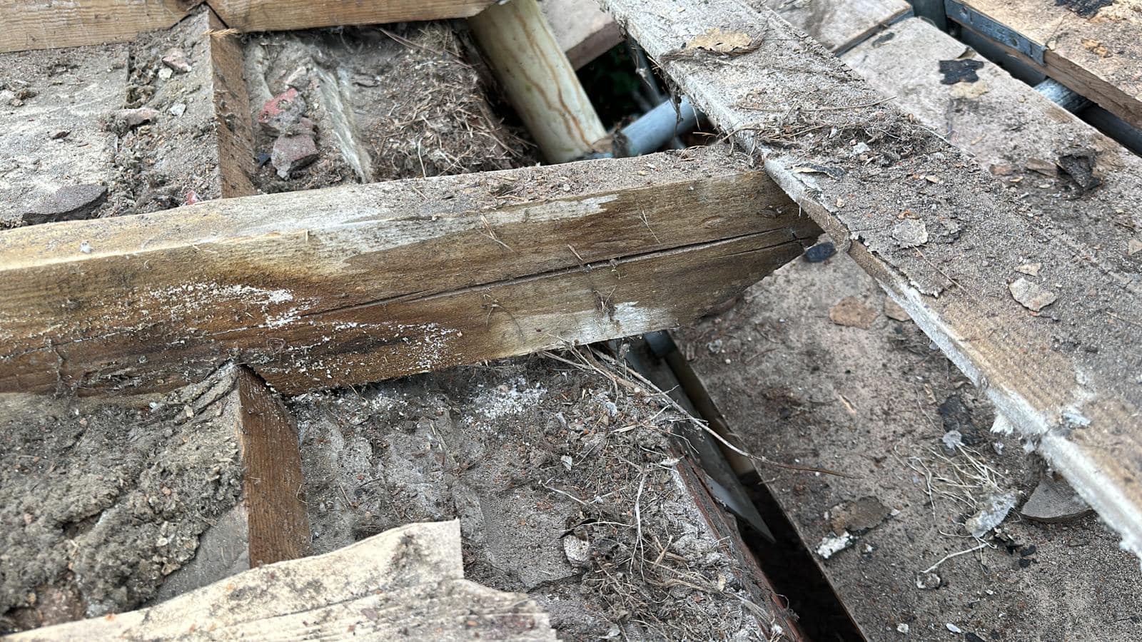Emergency leak repair in Hackney