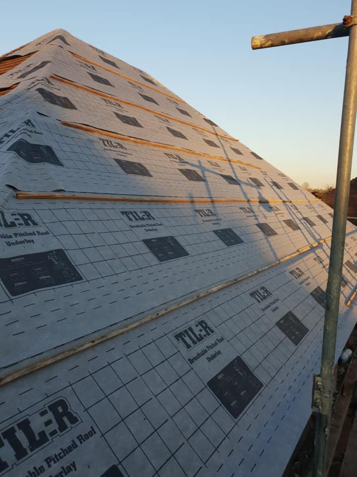 Commercial roof restoration in Canary Wharf