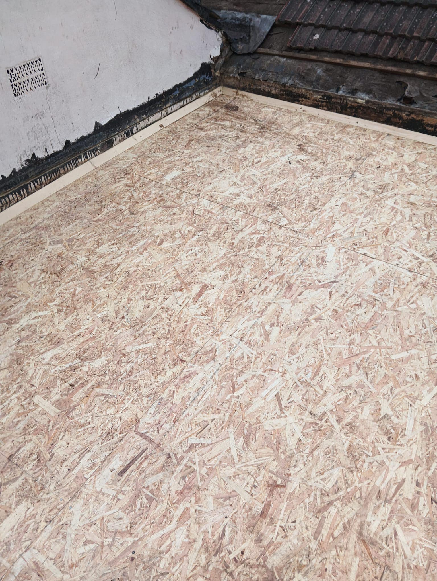 Tile replacement in Wembley