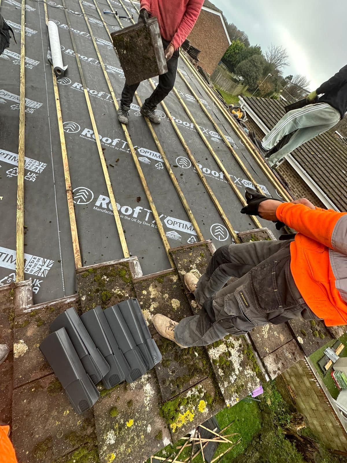 Commercial roof restoration in Canary Wharf