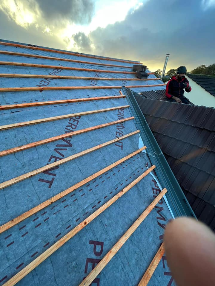 Commercial roof restoration in Canary Wharf