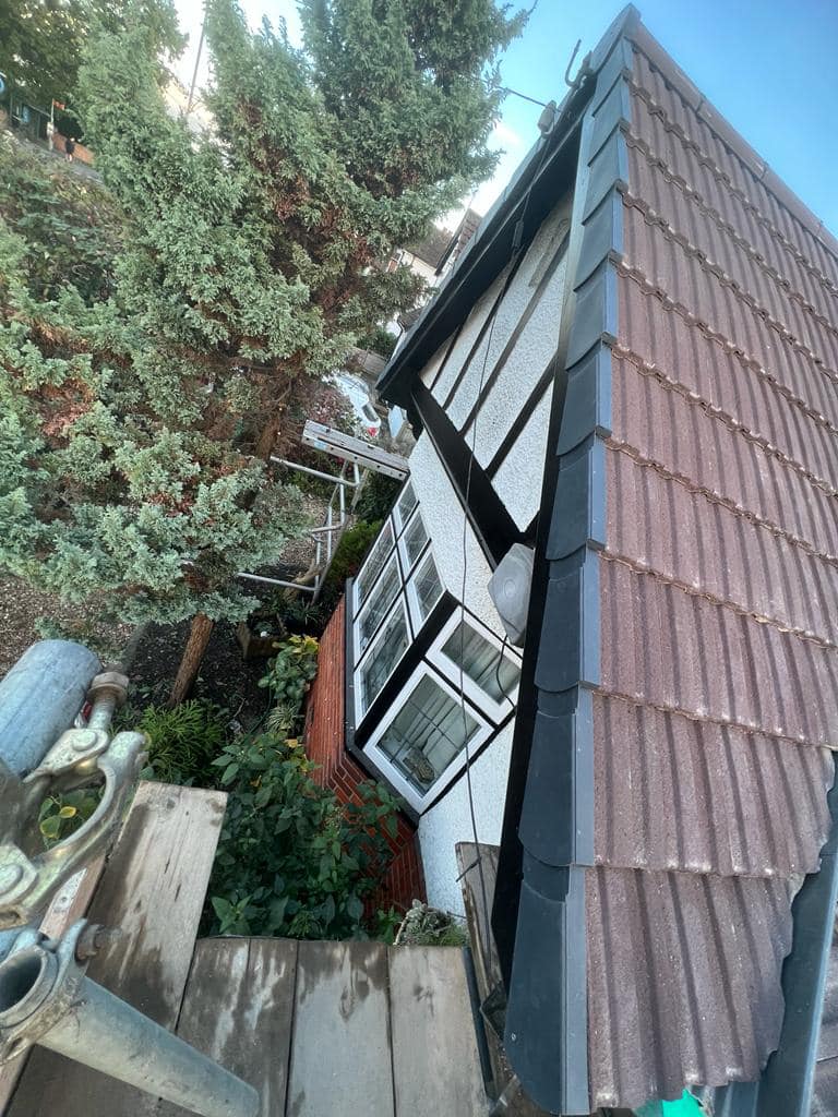 Commercial roof restoration in Canary Wharf