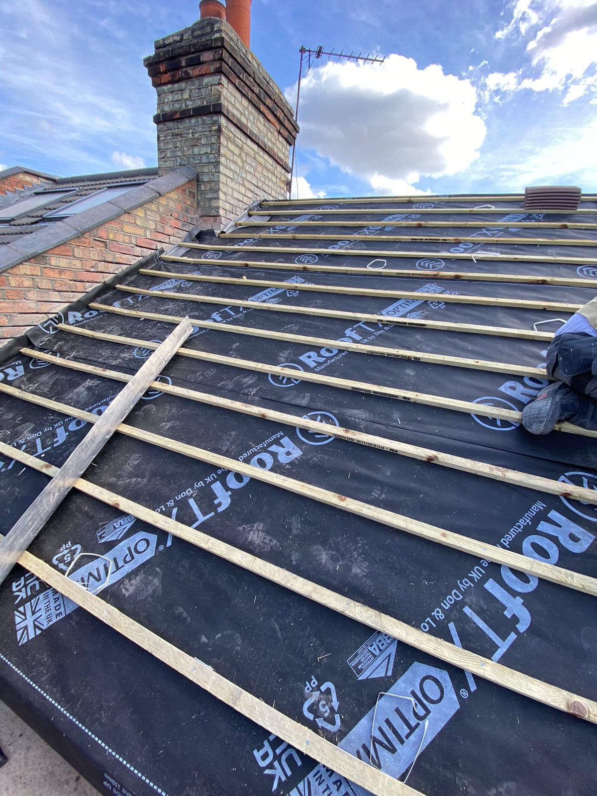 Commercial roof restoration in Canary Wharf
