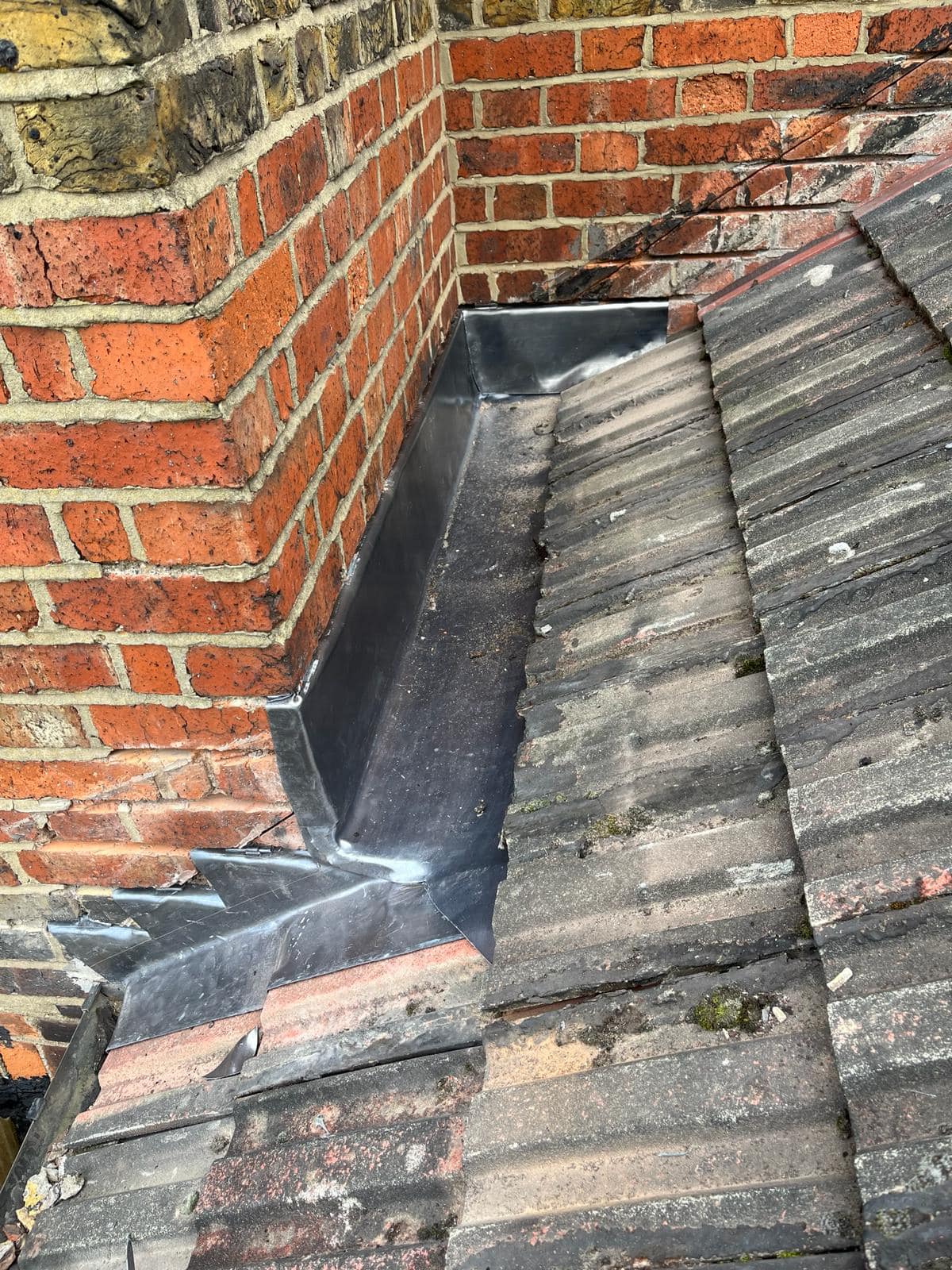 Commercial roof restoration in Canary Wharf