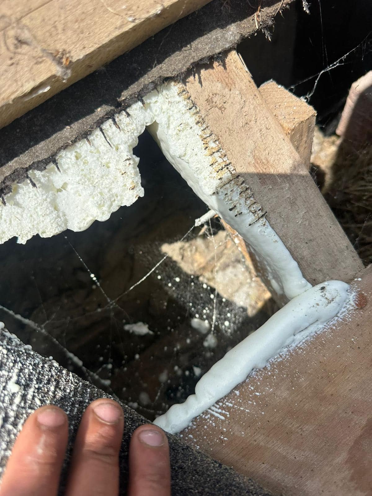 Emergency leak repair in Hackney