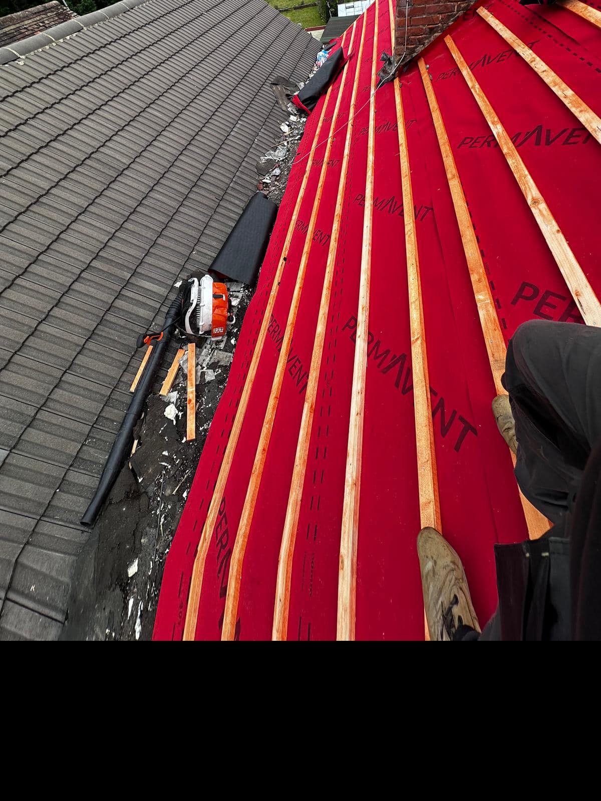 Commercial roof restoration in Canary Wharf
