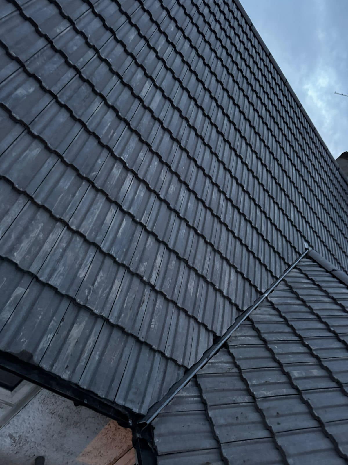 Commercial roof restoration in Canary Wharf