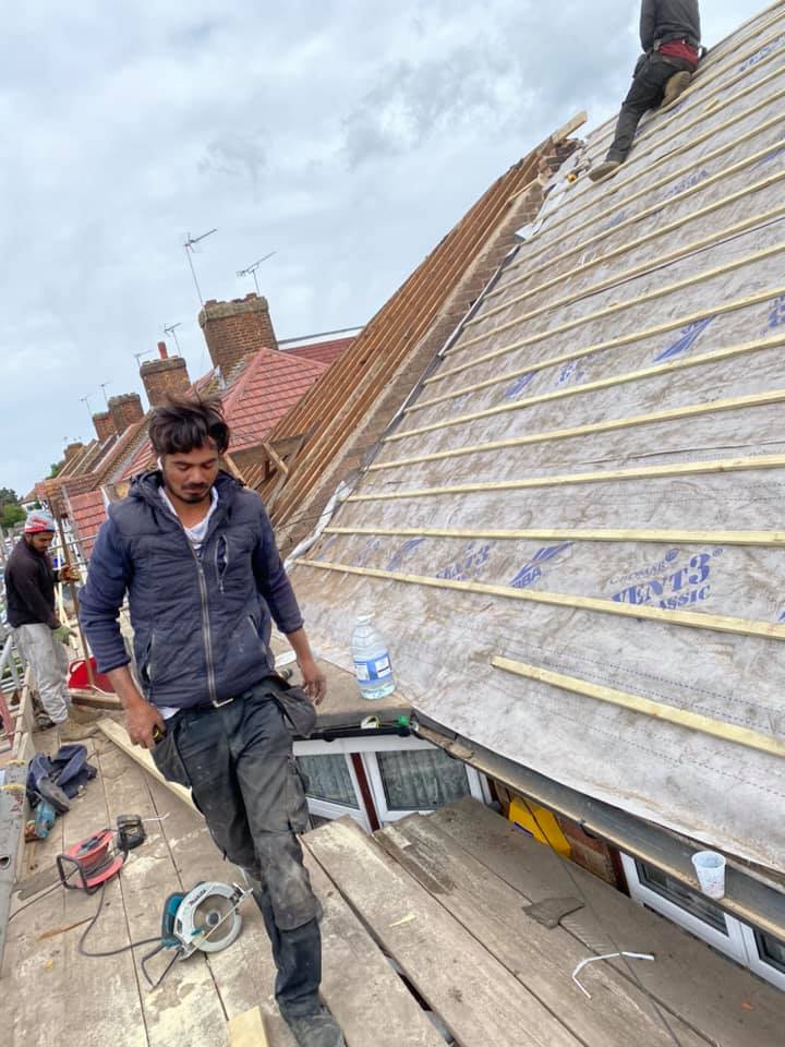 Commercial roof restoration in Canary Wharf