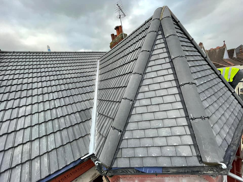 Commercial roof restoration in Canary Wharf