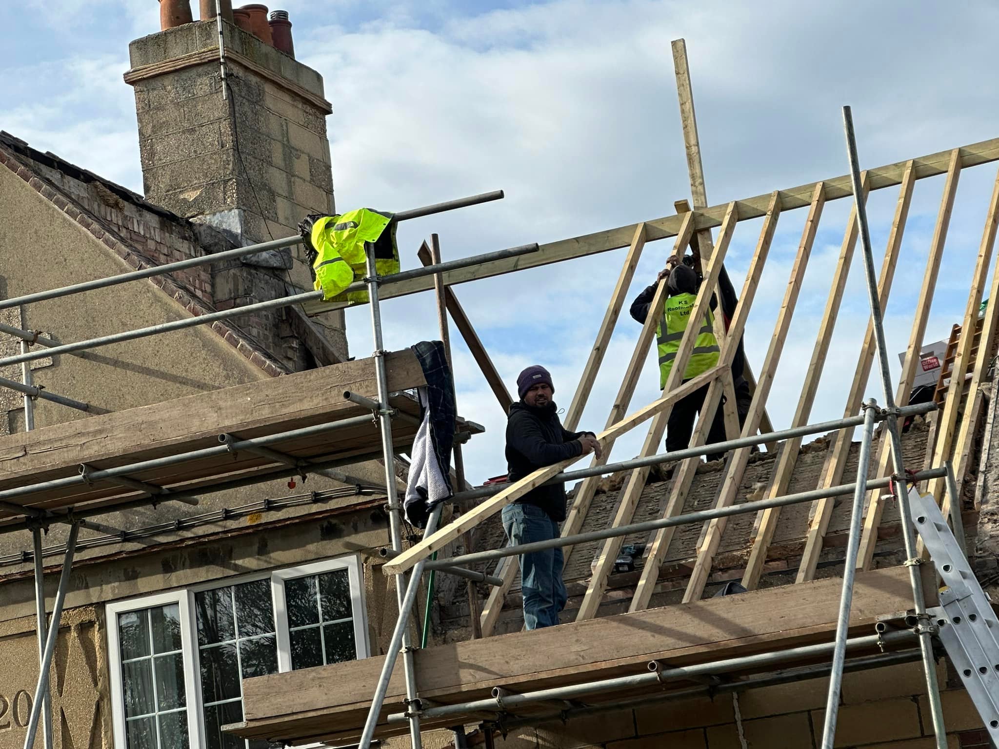 Commercial roof restoration in Canary Wharf