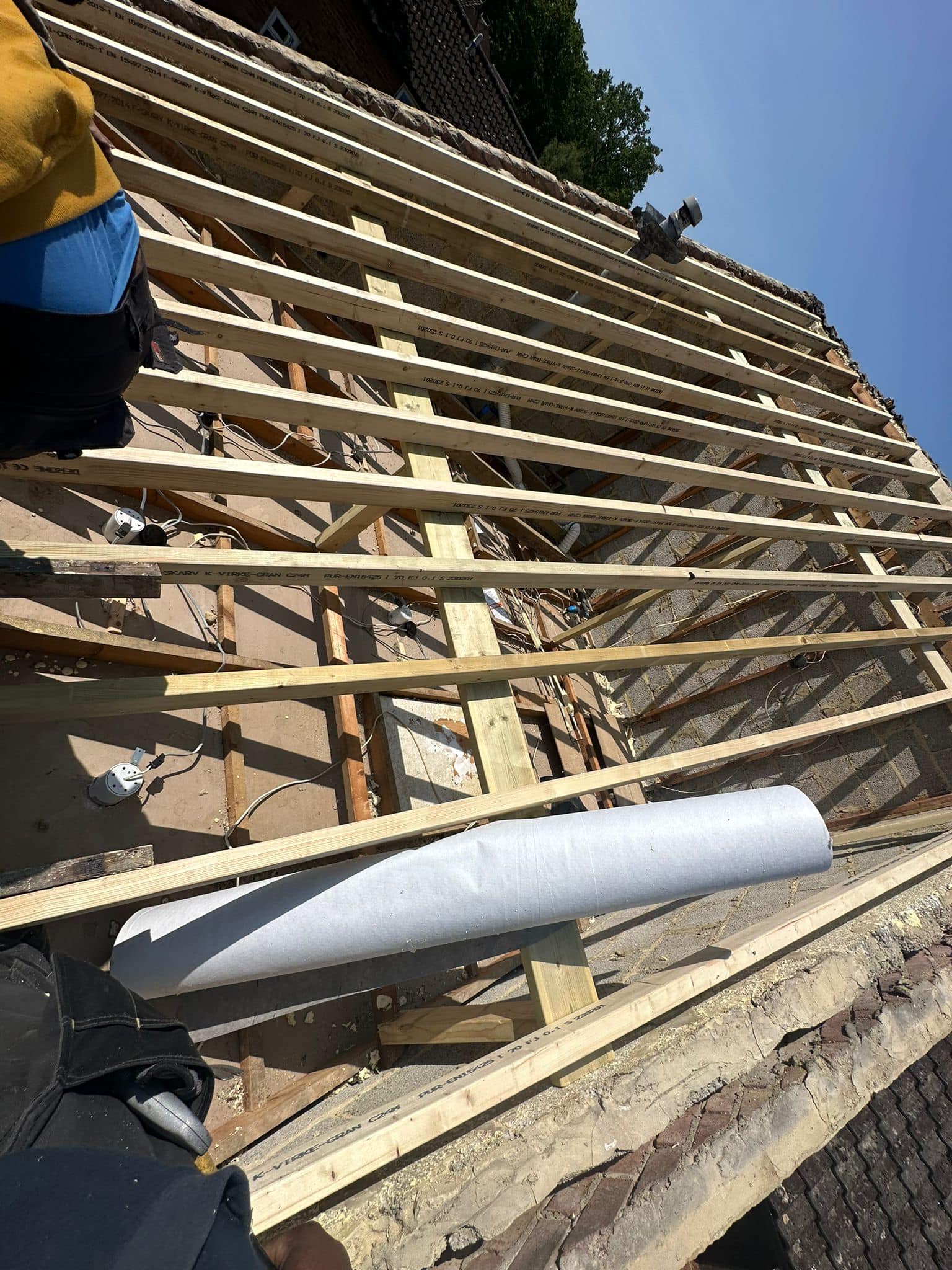 Commercial roof restoration in Canary Wharf