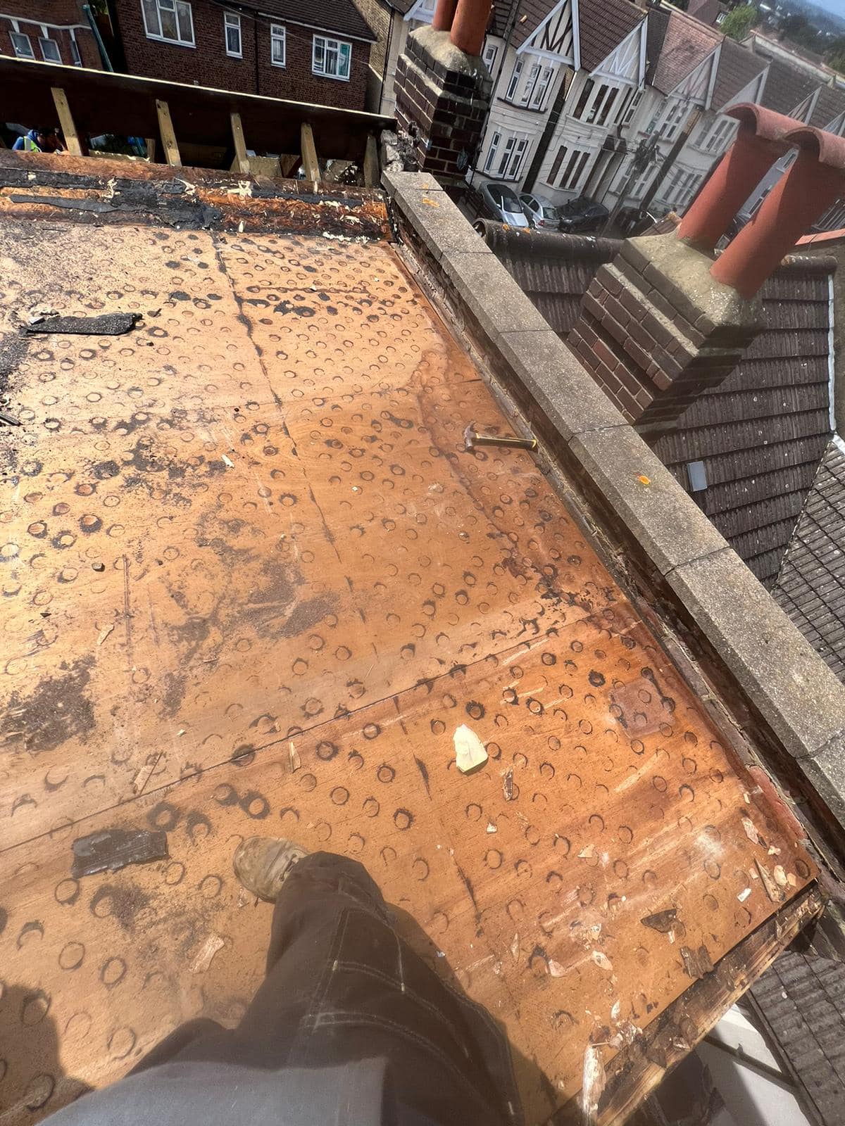 Emergency leak repair in Hackney