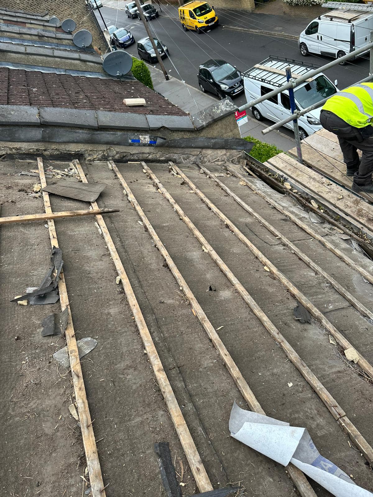 Commercial roof restoration in Canary Wharf
